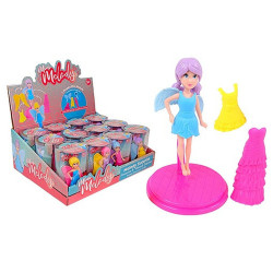 MINI POUPEES 8 CM AVEC HABITS DE RECHANGE ET PODIUM